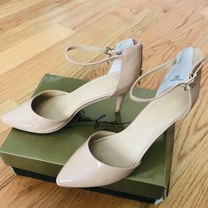 Thalia Sodi Nude Pump